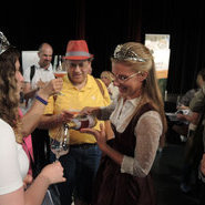 Wine Walk mit den Weinhoheiten &lpar;c&rpar; Beate Kierey